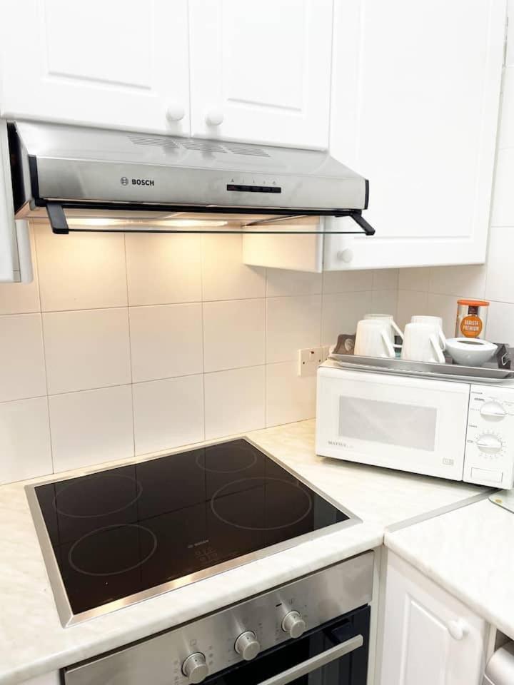 Kings Palace Superb 1 Bed With Sea Views Apartment *